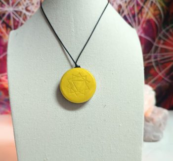 OrgoChakra Solar Plexus Halbrunder Anhänger oder Schlüsselanhänger 15 gr.