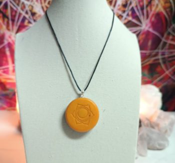 OrgoChakra Sacral Halbrunder Anhänger oder Schlüsselanhänger 15 gr.